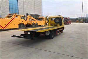 西双版纳非事故拖车